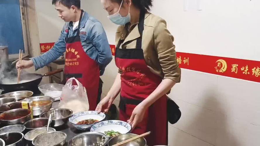 成都面食技术黄色网站快活视频免费中心哪家好？掌握面食制作技艺